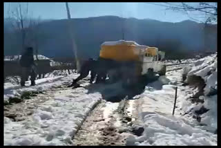 trouble during snowfall in kullu