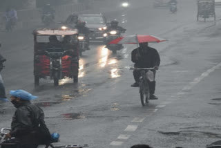 Light rain in delta south coast districts and Karaikal areas