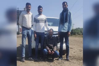 Absconding Accused Caught in Ahmedabad : 19 વર્ષથી હત્યામાં ગુનામાં ફરાર આરોપી સુપ્રીમ કોર્ટના આદેશ બાદ ઝડપાયો