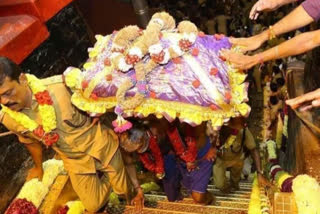 തിരുവാഭരണ ഘോഷയാത്ര  പന്തളം നഗരസഭ പരിധിയില്‍ പ്രാദേശിക അവധി  പത്തനംതിട്ട ഇന്നത്തെ വാര്‍ത്ത  Thiruvabharanam procession holiday in pandalam  pathanamthitta todays news