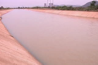 Car into sagar right canal: