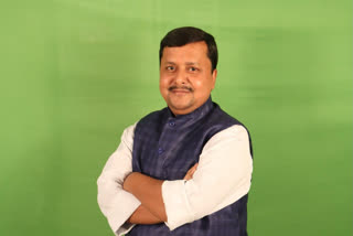 Minister Nitin Naveen