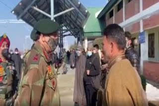 Army Commander visits Anantnag Railway station