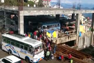 No toilet facility in Pauri bus stand