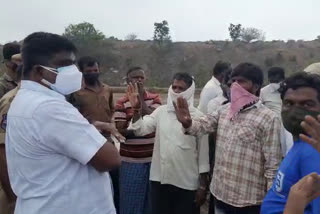 Villagers Protest against kaleshwaram 3rd tmc river land acquisition survey