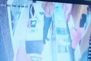 attempted-robbery-in-a-jewelery-shop-in-ghaziabad