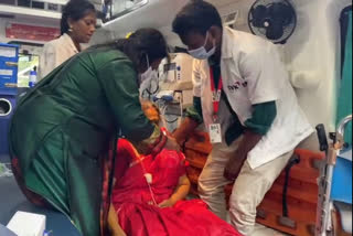 tamilisai soundarrajan treats an old lady