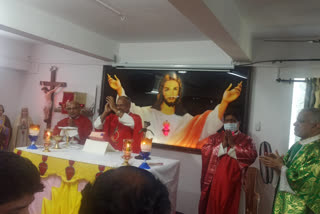 bishop franco mulakkal mass  kalathippadi meditation center  കുർബാന അർപ്പിച്ച് ബിഷപ്പ് ഫ്രാങ്കോ മുളക്കല്‍  കോട്ടയം കളത്തിപ്പടിയിലെ ക്രിസ്റ്റീൻ ധ്യാന കേന്ദ്രം