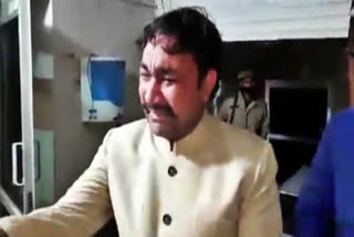 BSP worker bitterly cries for not getting ticket in UP election