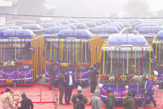 Chief Minister Arvind Kejriwal on Friday flagged off 100 low floor and air-conditioned buses at Rajghat depot in the national capital raising the public transport bus fleet size at 6,900