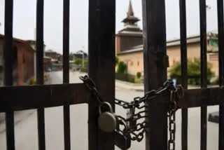 srinagar-jamia-masjid-closed-for-friday-prayers-for-24th-week