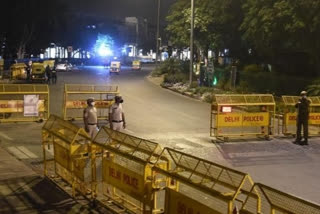 weekend curfew in Delhi