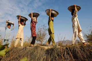 Afghanistan: Number of teenagers involved in hard labour rises in Ghor province