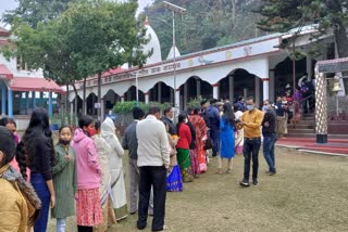 devotees-throng-daul-govind-temple-at-north-guwahati