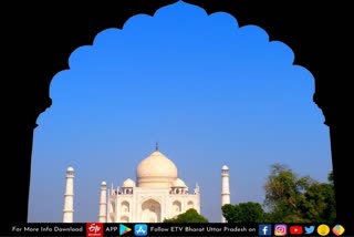 agra news  tajmahal  moon light tajmahal visit  Agra latest news  etv bharat up news  ताज के दीदार पर कोरोना का ग्रहण  दीदार पर कोरोना का ग्रहण  ताजमहल के मून लाइट दीदार  19 पर्यटकों ने खरीदा टिकट  Corona effect on Taj Mahal  Taj Mahal Moon Light Deedar  19 tourists bought tickets  मोहब्बत की निशानी ताजमहल  दिल्ली-एनसीआर में लगी पाबंदी  मोहब्बत की निशानी ताजमहल  चांदनी रात में ताजमहल  डीएम प्रभु नारायण सिंह