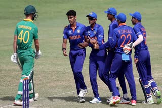 अंडर १९ क्रिकेट विश्वचषक : भारताची विजयी सुरुवात, दक्षिण आफ्रिकेचा ४५ धावांनी पराभव