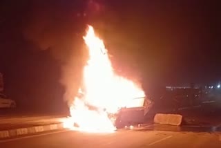 burning-car-on-nh-burning-car-on-ranchi-jamshedpur-nh