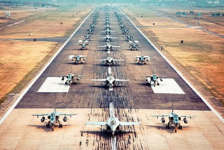 IAF PRO Wing Commander Indranil Nandi said that the flypast this year will be the grandest and largest with 75 aircraft from IAF, Army and Navy flying during the Republic Day parade. This would be in line with the Azadi ka Amrut Mahotsav celebrations.