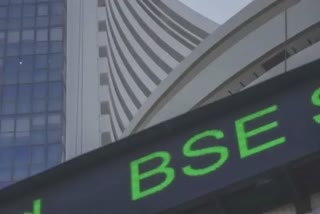 Stock Market India: સ્ટોક માર્કેટમાં પહેલા દિવસે સામાન્ય ઉથલપાથલ જોવા મળી, નિફ્ટી 18,000ને પાર યથાવત્