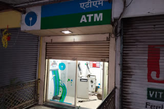 Thieves break into SBI Bank