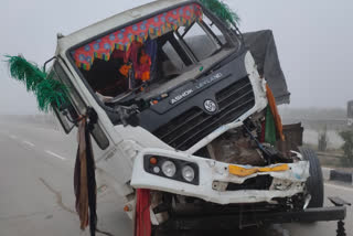 Van Rammed Into a Truck At Chittaurgarh Kota NH