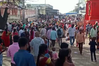 heavy rush at kondagattu anjanna temple, kondagattu temple