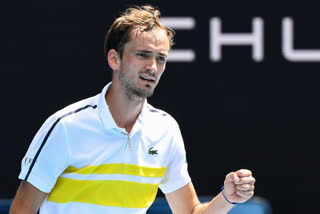 Daniil Medvedev advances, Australian Open results, Henri Laaksonen, Leylah Fernandez