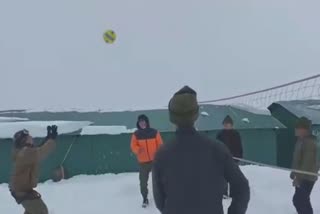 Himveers of ITBP playing volleyball at 14,000ft in snow, Indo Tibetan Border Police playing volleyball, Indian police force in snow