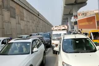service road jam in Faridabad