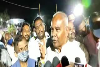 Karnataka minister refuses to wear mask, claims PM said not mandatory