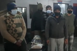 noida police caught five bookies