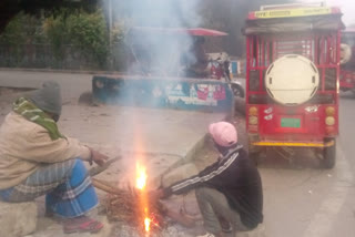 bonfire-is-the-only-support-in-delhi