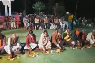Union Minister Prahlad Singh Patel had food with tribal people