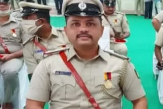 sexual assault case against Bengaluru police inspector  Woman files sexual assault charge against police inspector  bribery case against police karnataka  പൊലീസ് ഇൻസ്‌പെക്‌ടർക്കെതിരെ ലൈംഗികാതിക്രമ പരാതി  ബെംഗളുരു പൊലീസ്