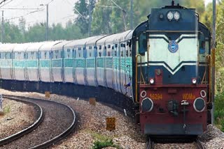 Four trains canceled due to covid  4 ട്രെയിനുകള്‍ റദ്ദാക്കി  കൊവിഡ് വ്യാപനം  കൊവിഡിൽ ട്രെയിനുകള്‍ റദ്ദാക്കി ദക്ഷിണ റെയില്‍വേ