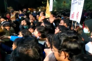 jnu student union march to vasant kunj police station protesting against molestation of phd girl in jnu