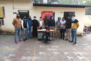 mobile-snatcher-arrested-by-special-staff-team-of-south-west-delhi