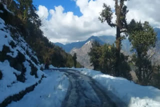 Uttarakhand's Bageshwar receives snowfall, temperature drops