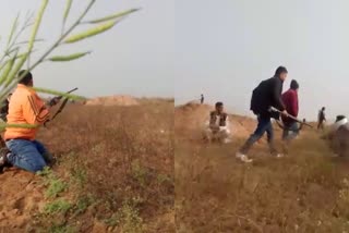 Sand mafia in India  Illegal mining in India  Gun fight among sand mafia in Bhojpur bihar  sand mafia Gun fight video  ഭോജ്‌പൂർ മണൽ മാഫിയ സംഘങ്ങൾ തമ്മിൽ ഏറ്റുമുട്ടൽ  ബിഹാർ മണൽ മാഫിയ വെടിവയ്പ്പ് ദൃശ്യം  Chak sand ghat of Rajapur Diara