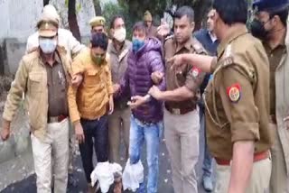 four-vicious-crooks-arrested-during-police-encounter-in-noida