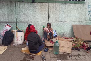 no-place-for-poor-in-shelters-if-make-mothers-lap-a-grave-cold-of-delhi