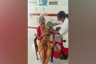 Telangana's old lady broke myths related to third booster  Old woman takes Covid Booster Dose  Covid vaccine booster dose  ബൂസ്റ്റർ ഡോസ് സ്വീകരിച്ച് വയോധിക  കൊവിഡ് വാക്‌സിൻ ബൂസ്റ്റർ ഡോസ്