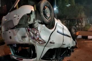 Speeding Swift car hit a Wagnor in delhi