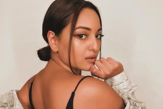 Sonakshi gives sassy reply to a fan