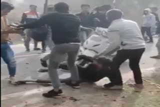 youth beating in gurugram