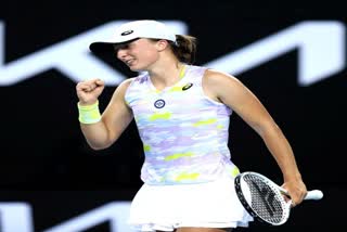 Australian Open: Swiatek wins three-setter against Cirstea, Sinner downs De Minaur