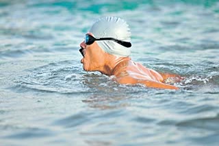 OLD AGE SWIMMER