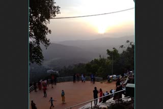 Tourist places in Kodagu District,Kodagu District Main Places,Seat of the Kings,Popular Tourist Destination Of Madikeri,ಕೊಡಗು ಜಿಲ್ಲೆಯ ಪ್ರವಾಸಿ ಸ್ಥಳಗಳು,ಕೊಡಗು ಜಿಲ್ಲೆಯ ಮುಖ್ಯ ಸ್ಥಳಗಳು,ಕೊಡಗು ಜಿಲ್ಲೆಯ ಪ್ರವಾಸಿ ತಾಣಗಳು,ರಾಜಾಸೀಟ್ ತಾಣದ ವಿಶೇಷತೆ