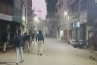 पटना के भिखना पहाड़ी में छात्रों का हिंसक प्रदर्शन