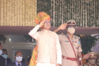 CM Shivraj hoist flag in Indore